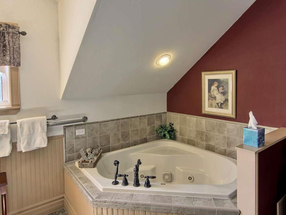 Grand Victorian B&B Inn Bellaire Δωμάτιο φωτογραφία