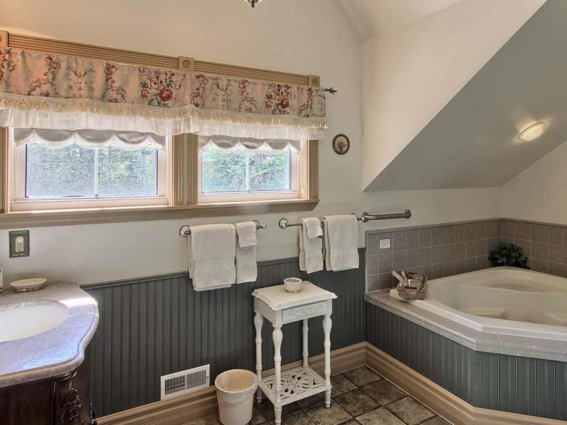 Grand Victorian B&B Inn Bellaire Δωμάτιο φωτογραφία